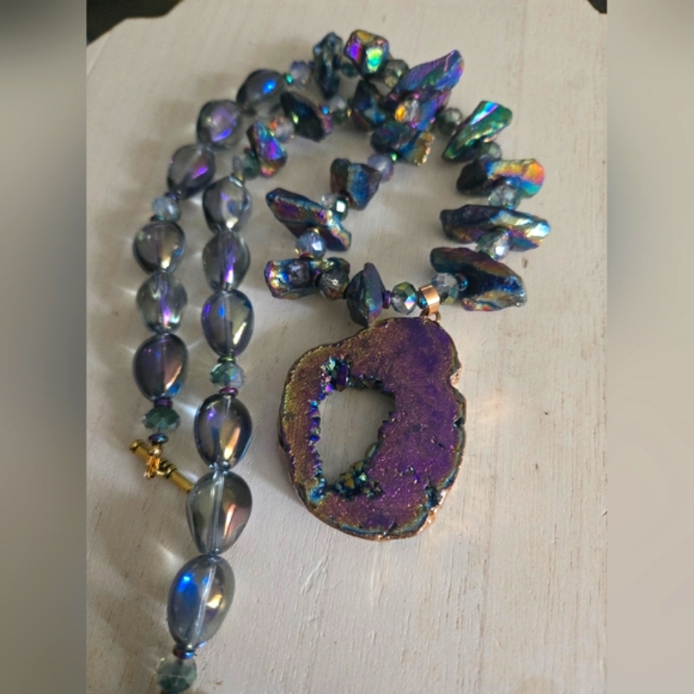 Titanium Rainbow quartz crystal agate necklace,glass beads & matching earrings.